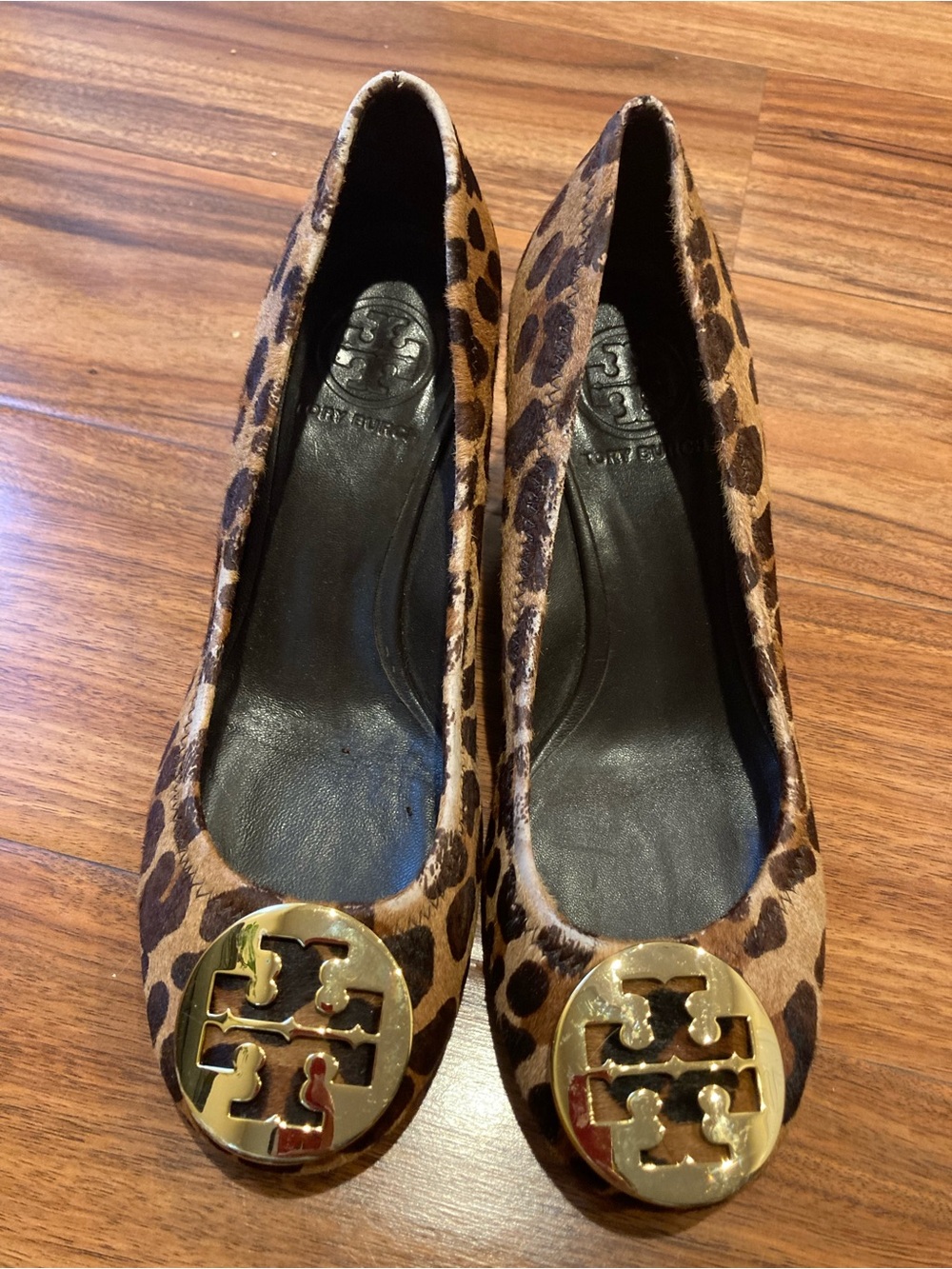 Tory Burch Animal Print Leather Wedge Pumps Round Toe Slip On US 6.5M